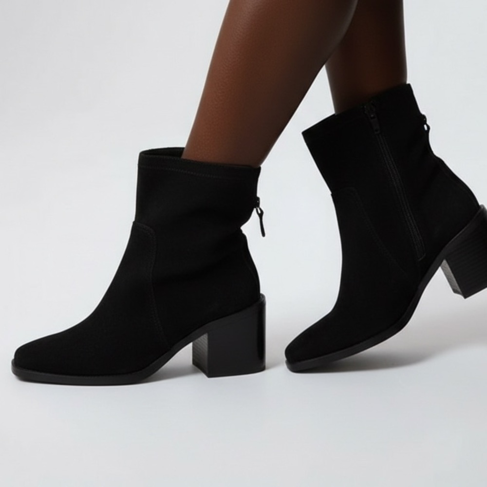 Vince Camuto Black Suede Short Boots Block Heel Classic Minimalist Booties 9W